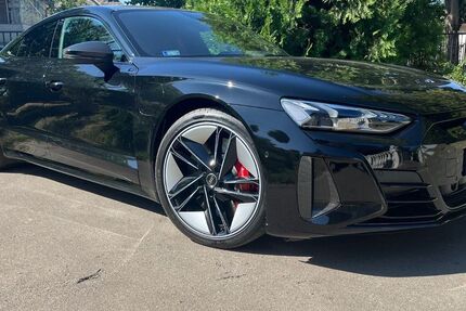 Audi RS e-tron GT 6.800 km 77.450 &euro; Pfaffenhofen an der Ilm 85276