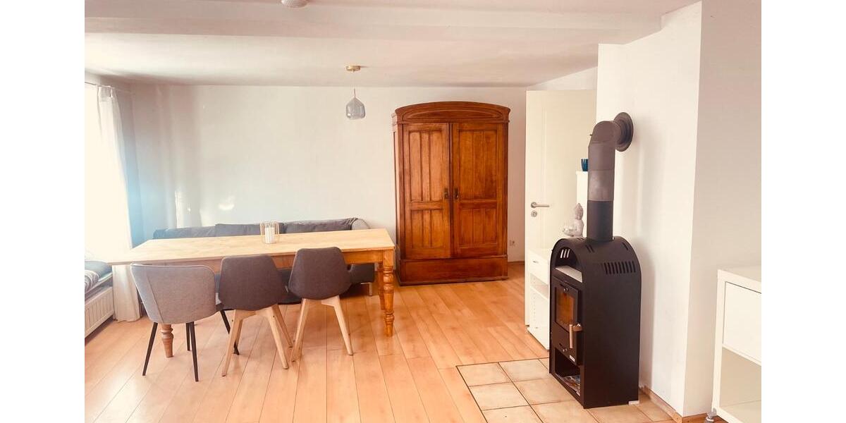 1 Zimmer in WG (möbliert) 30 zimmer