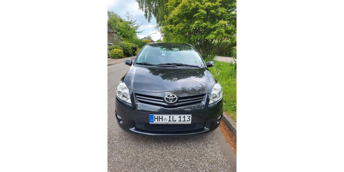 Toyota Auris 62.197 km 7.500 &euro; Hamburg 22453