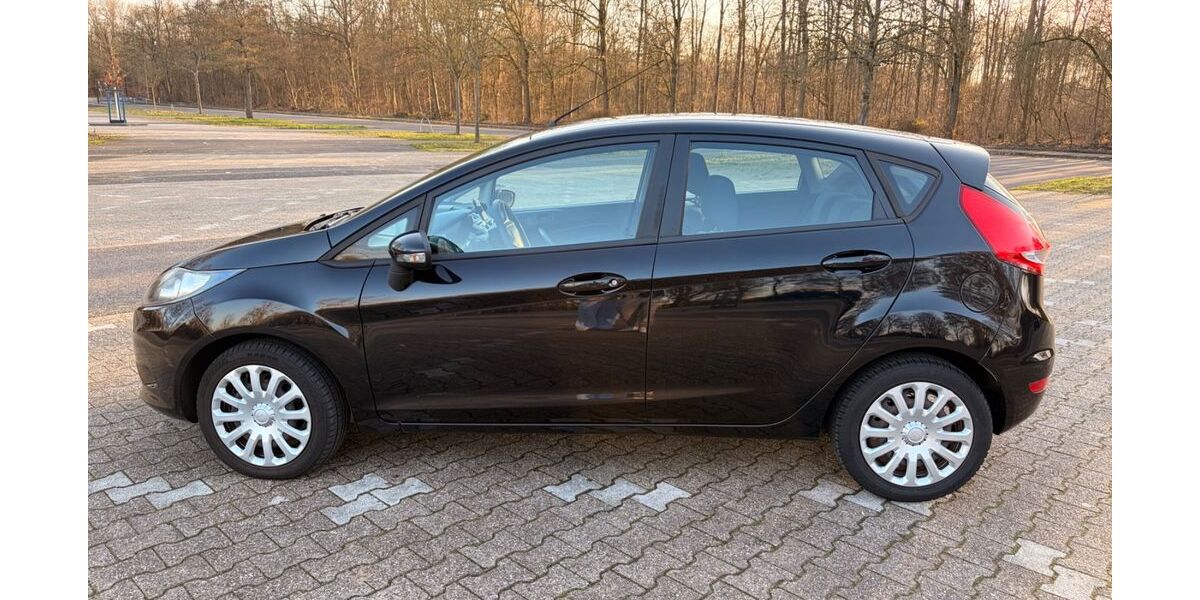 Ford Fiesta 175.742 km 2.800 &euro; Köln 50767