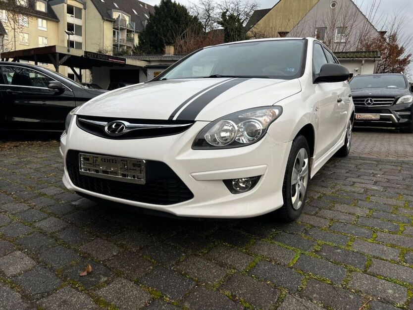 i30