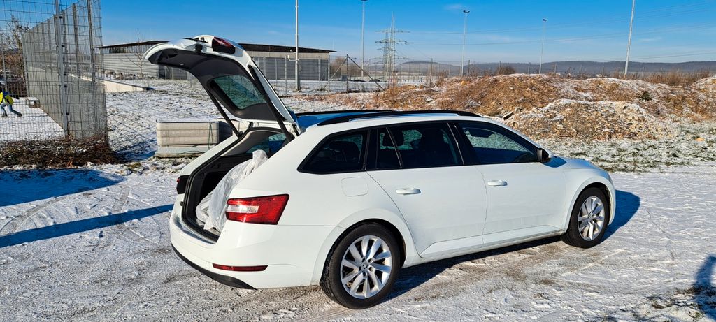 Skoda Superb 64.000 km 13.890 &euro; Vaihingen Enz - Kleinglattbach 71665