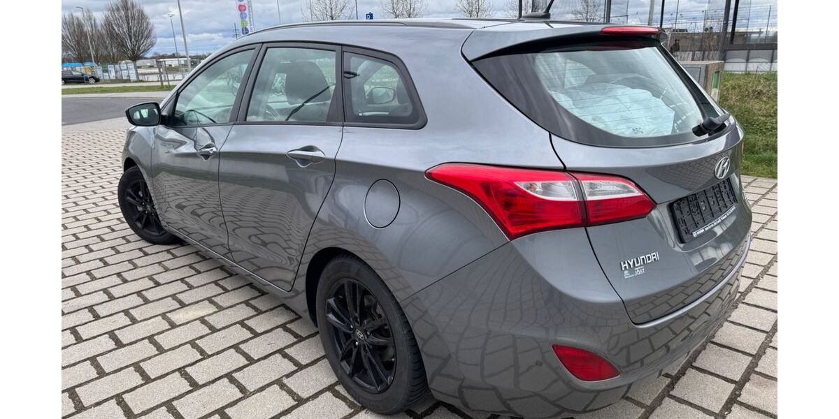 Hyundai i30 105.000 km 7.999 &euro; Friedrichsdorf bei Frankfurt Main 61381