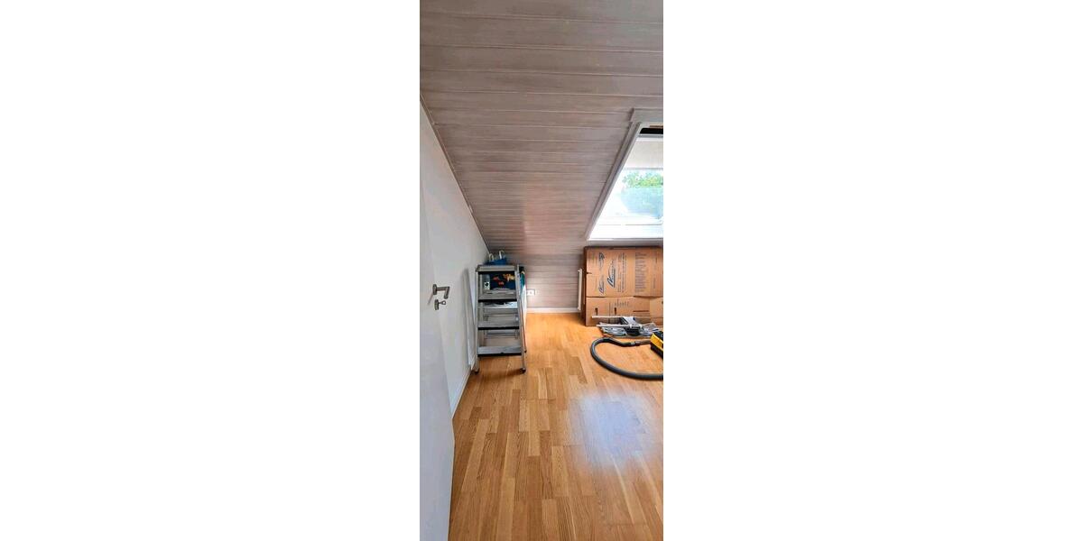 Dachgeschoßwohnung Gröbenzell - 2.5 Zimmer, 59 m&sup2;, 299.999&euro; | Angebot:26399374