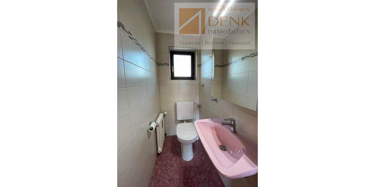 Familienglück garantiert - Großzügige 5-Zimmer- Wohnung mit Balkon in Buchbrunn 5 zimmer