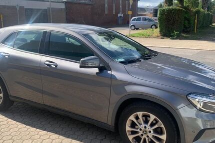 Mercedes-Benz GLA 180 166.000 km 10.999 &euro; Köln 51145