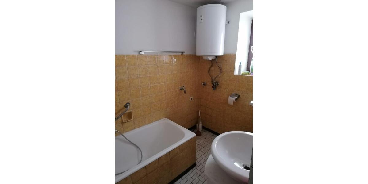 Haus, Scheune, Grillplatz, Hof, Stellplätze ,Garage 5 zimmer