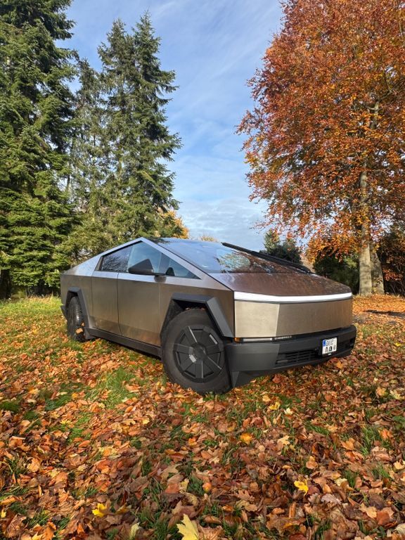 Tesla Andere 5.120 km 179.000 € Kremmen 16766