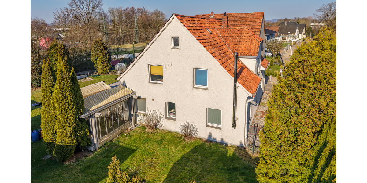 Ein- bis Zweifamilienhaus mit Wintergarten, großem Grundstück und vielseitigen Nutzungsmöglichkeiten - Zweifamilienhaus Löhne | Angebot:26381348