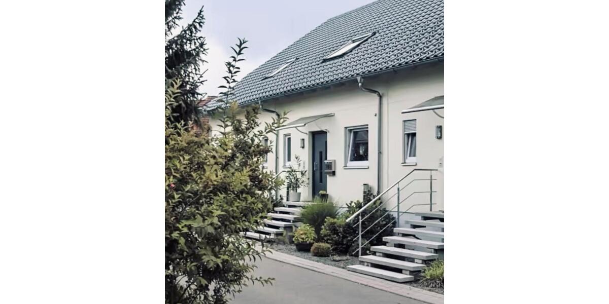 Modernes Reihenmittelhaus mit traumhaftem Grünblick & Terrasse 3.5 zimmer