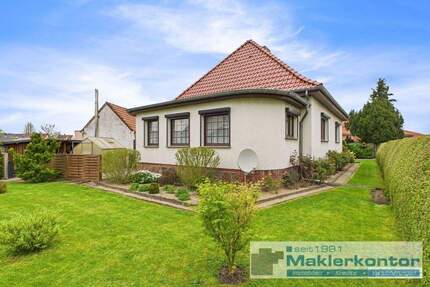 Zeitloses, massives Einfamilienhaus mit Garage und Nebengelass 6 zimmer