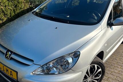 Peugeot 307 95.000 km 3.290 &euro; Buseck / Oppenrod 35418