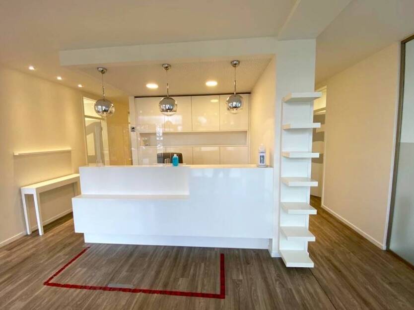Moderne und großzügige Praxisräumlichkeiten auf zwei Etagen 9 zimmer