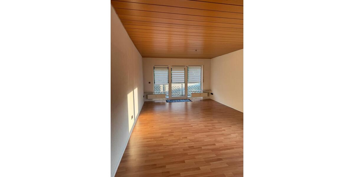 Wohnung Obergeschoss mit Dachgeschoss 100m2 1 zimmer