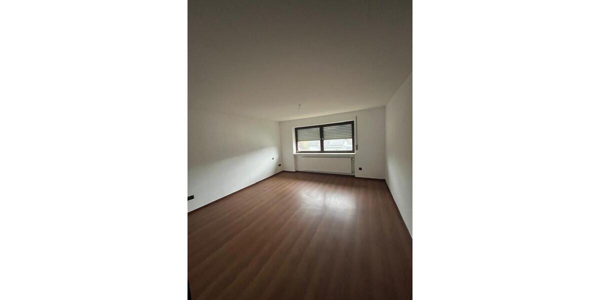 Etagenwohnung Külsheim - 4 Zimmer, 103 m&sup2;, 910&euro; | Angebot:26211084