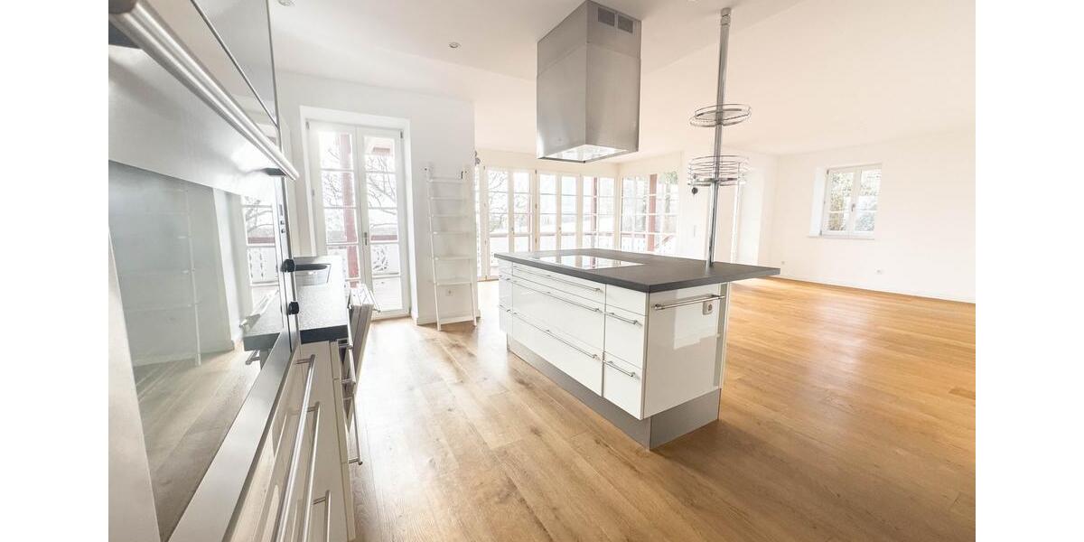 Exklusive 4-Zimmer-Erdgeschosswohnung mit Südveranda und Gartenanteil in zentraler Lage von Tutzing 4 zimmer