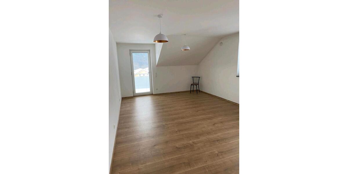 Dachgeschoßwohnung Schaufling - 3 Zimmer, 75 m&sup2;, 550&euro; | Angebot:26445811