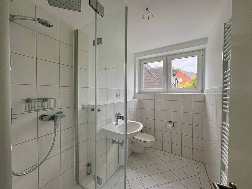 Lichtdurchflutete 2-Zimmer-Wohnung mit Balkon im Herzen von Büderich