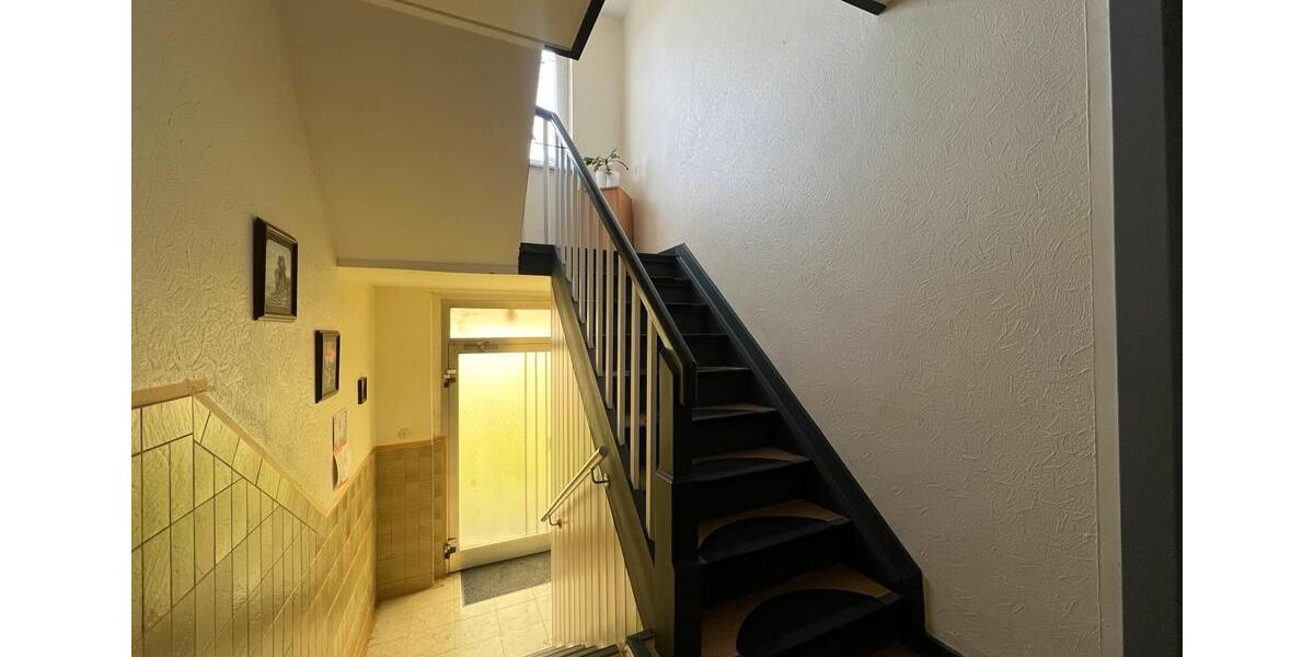 Etagenwohnung Stadtoldendorf - 6 Zimmer, 120 m&sup2;, 150.000&euro; | Angebot:26962140