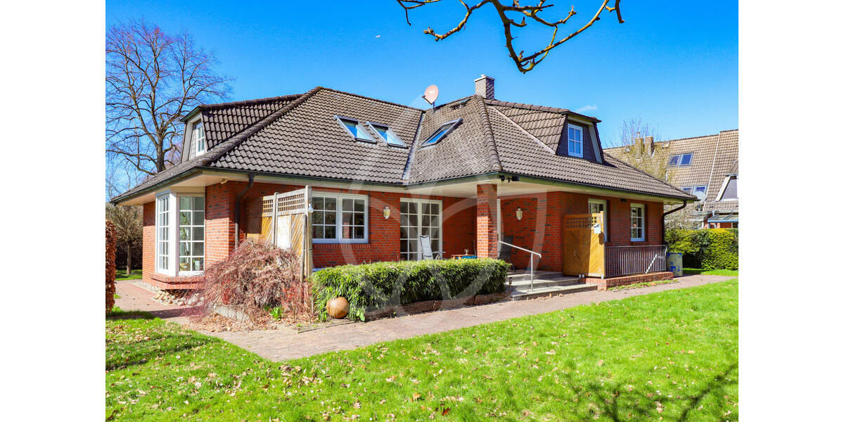 Raumwunder auf ca. 274 m² Wohnfläche – 8 Zimmer & Dreifachgarage! - Einfamilienhaus Hasloh | Angebot:26207359