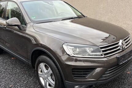 VW Touareg 235.000 km 13.900 € Bergisch Gladbach 51469