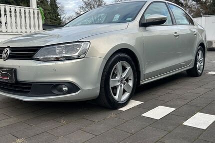 VW Jetta 161.735 km 5.600 &euro; Essen 45326