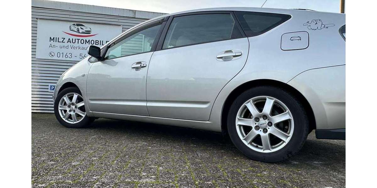 Toyota Prius 154.000 km 3.990 &euro; Delmenhorst 27749