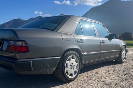 Mercedes E 300