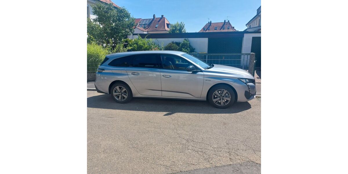 Peugeot 308 9.800 km 21.300 &euro; Nürnberg 90431