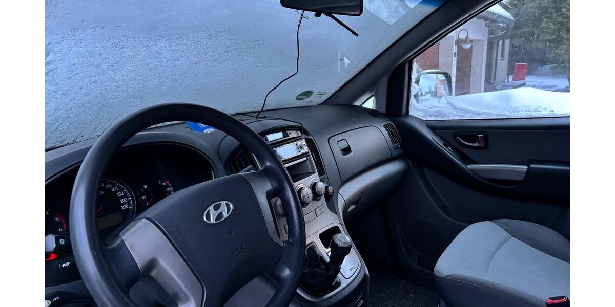 Hyundai H-1 Starex 180.000 km 6.370 &euro; Erbendorf 92681