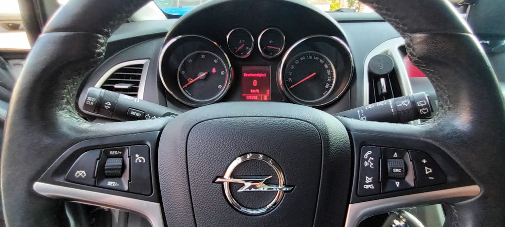 Opel Astra 175.000 km 5.895 &euro; GARBSEN 30826