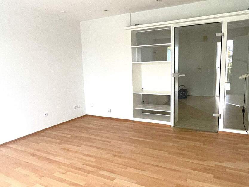 TOP-Lage mit Rheinblick in Bonn-Beuel: Helle 2-Zimmer-Wohnung mit großem Terrassenbalkon 2 zimmer