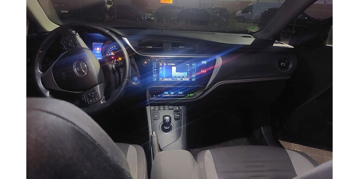 Toyota Auris 245.000 km 10.999 € Düsseldorf 40468
