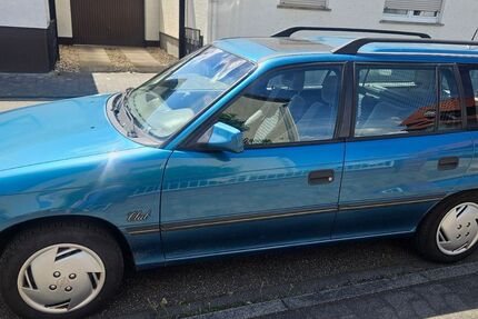 Opel Astra 185.500 km 2.400 &euro; Riedstadt 64560