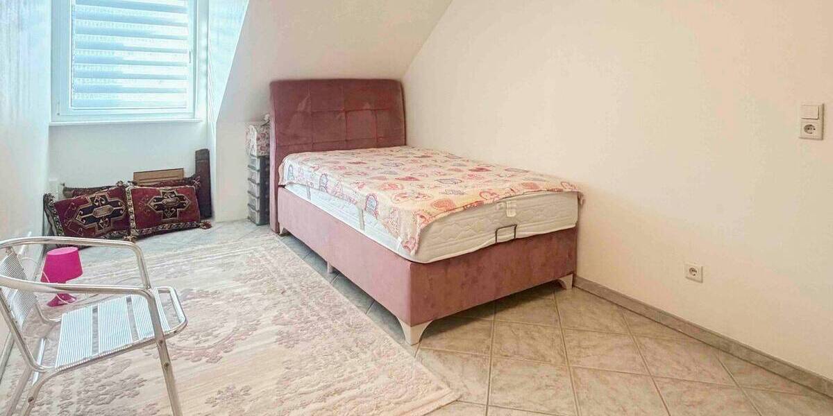 Reihenmittelhaus Köln Blumenberg - 7 Zimmer, 194 m&sup2;, 665.000&euro; | Angebot:25985981