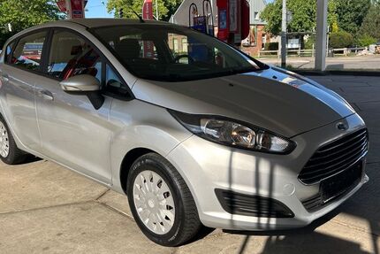 Ford Fiesta 145.492 km 4.950 &euro; Oldenburg 26133