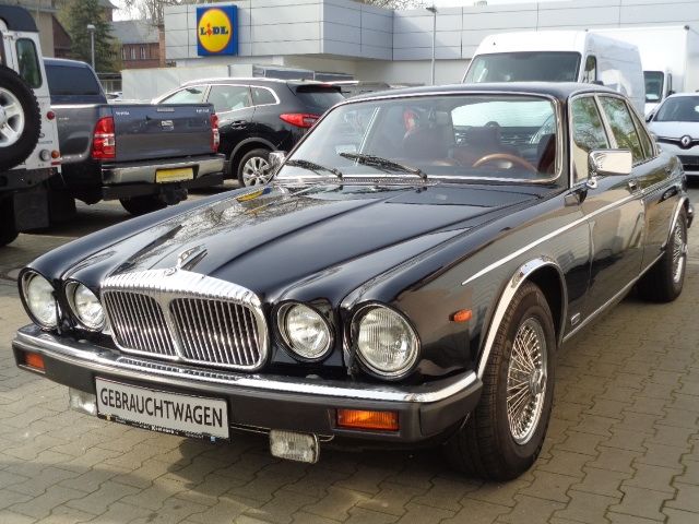 Jaguar Daimler 165.000 km 15.680 € Berlin 12247