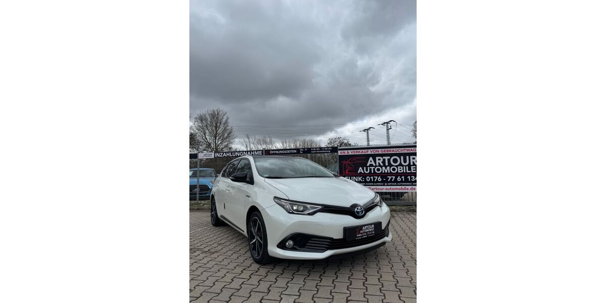 Toyota Auris 57.930 km 14.990 &euro; Teuchern 06682