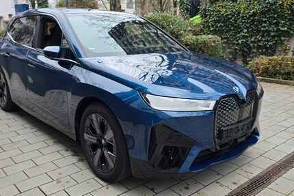 BMW iX 23.500 km 45.499 &euro; München 80689