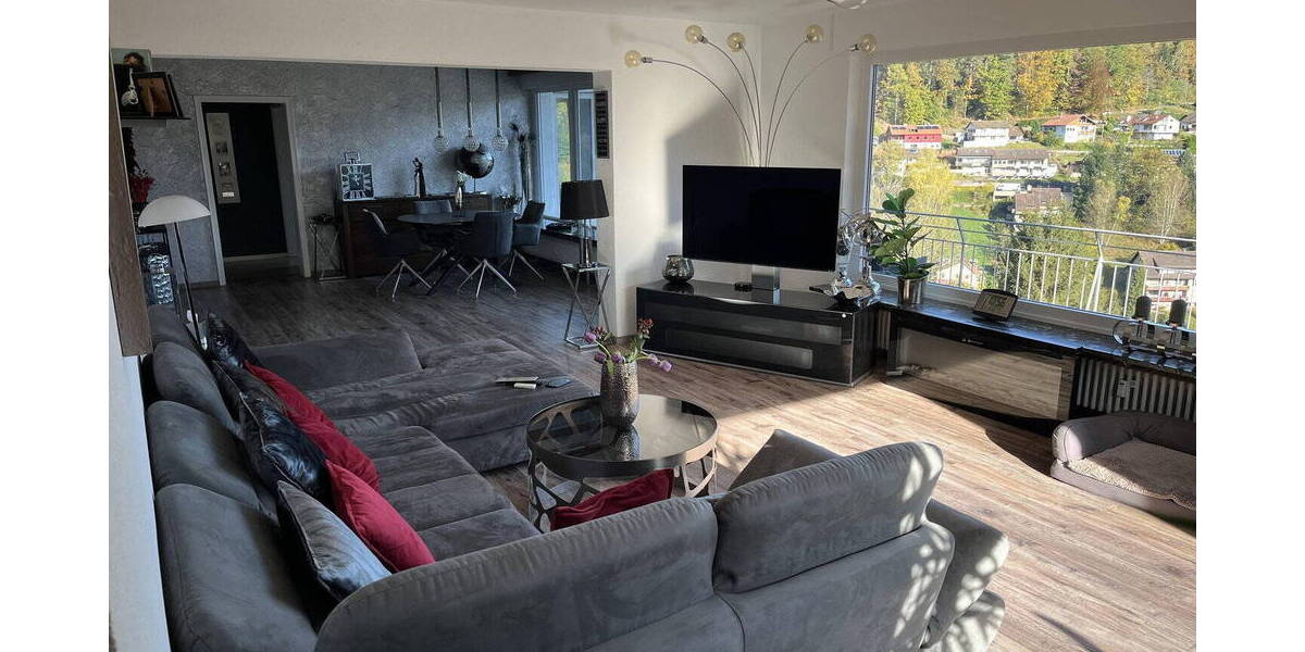 Etagenwohnung Bad Wildbad - 4 Zimmer, 154 m&sup2;, 399.000&euro; | Angebot:26223080