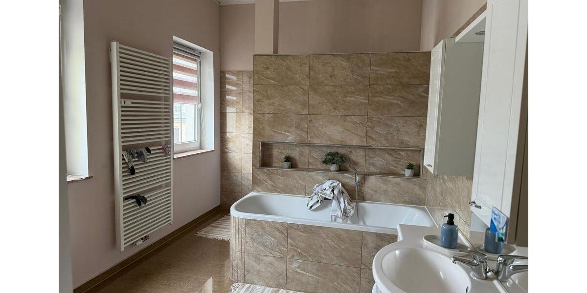 Etagenwohnung Riesa - 5 Zimmer, 120 m&sup2;, 840&euro; | Angebot:25851781