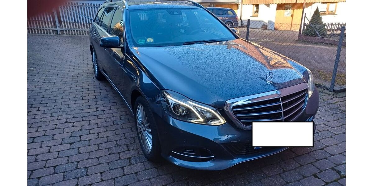 Mercedes-Benz E 250 85.000 km 20.900 &euro; Kämpfelbach 75236