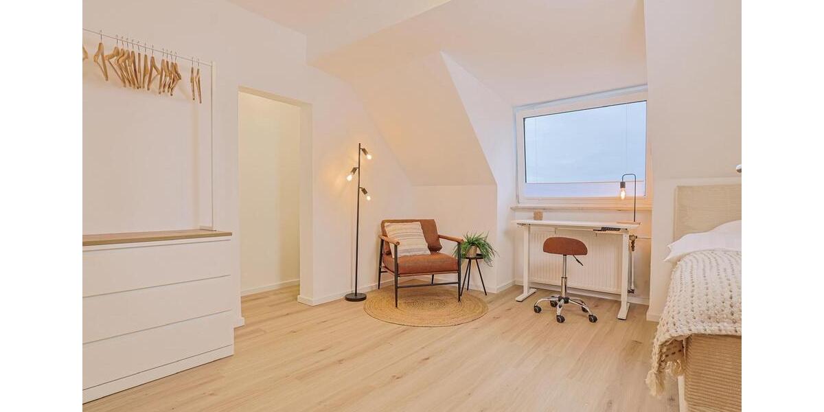 Dachgeschoßwohnung Düsseldorf Düsseltal - 4 Zimmer, 97 m&sup2;, 575.000&euro; | Angebot:25861118