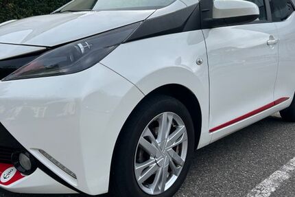 Toyota Aygo (X) 58.000 km 8.300 &euro; Weil am Rhein 79576