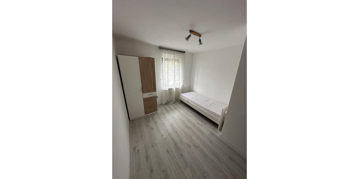 Doppelhaushälfte Düsseldorf Stadtbezirk 6 - 5 Zimmer, 146 m&sup2;, 2.600&euro; | Angebot:26051077