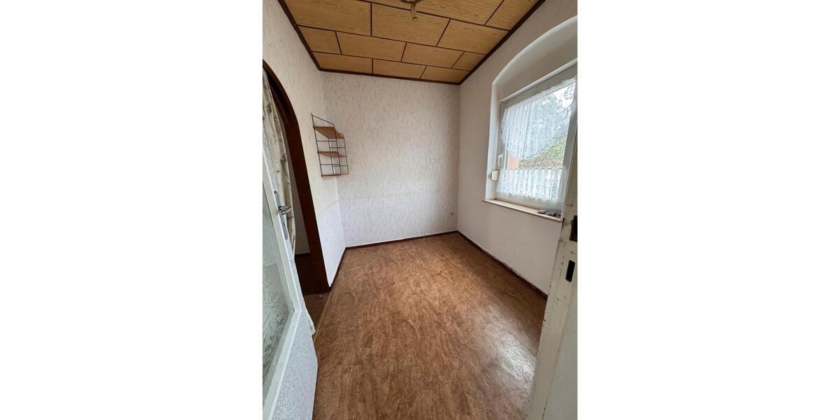 Mehrfamilienhaus, Wohnhaus Tangerhütte - 8 Zimmer, 220 m&sup2;, 155.000&euro; | Angebot:26394678