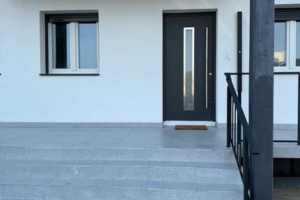 Modernisierte 2-Zimmer Wohnung AUCH NUTZBAR FÜR PRAXIS ODER BÜROS 2 zimmer