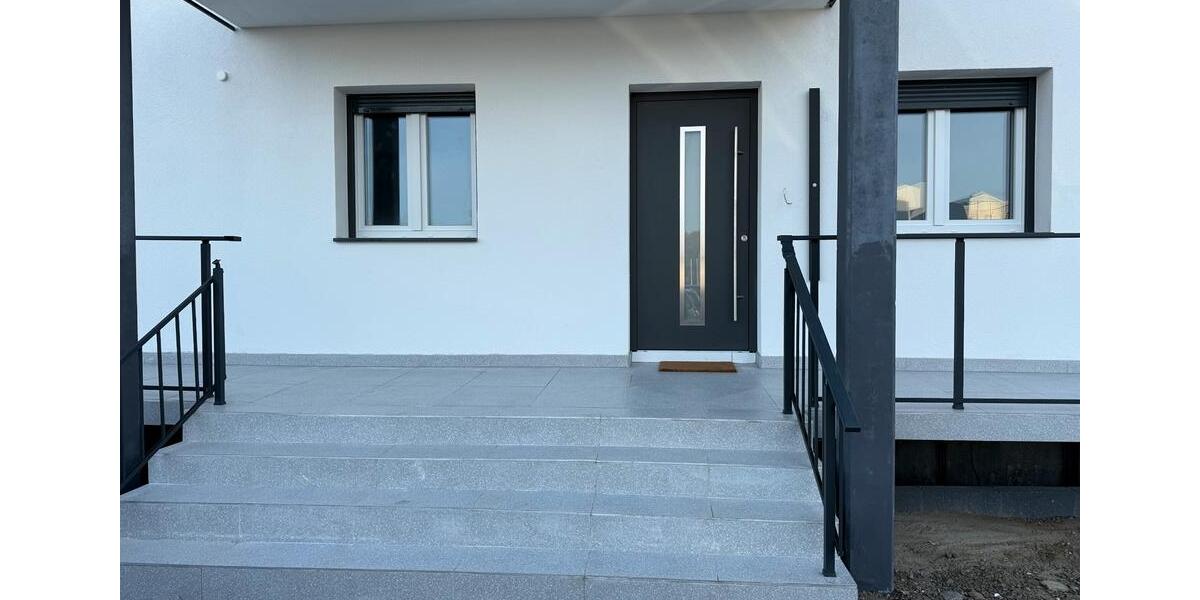 Modernisierte 2-Zimmer Wohnung AUCH NUTZBAR FÜR PRAXIS ODER BÜROS 2 zimmer