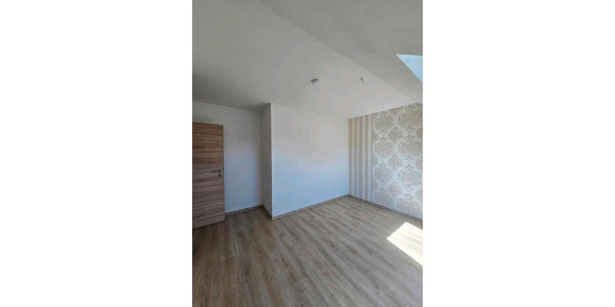 Dachgeschoßwohnung Wesendorf - 3 Zimmer, 65 m&sup2;, 700&euro; | Angebot:26057777