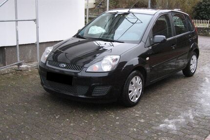 Ford Fiesta 109.208 km 2.559 &euro; Ostercappeln 49179